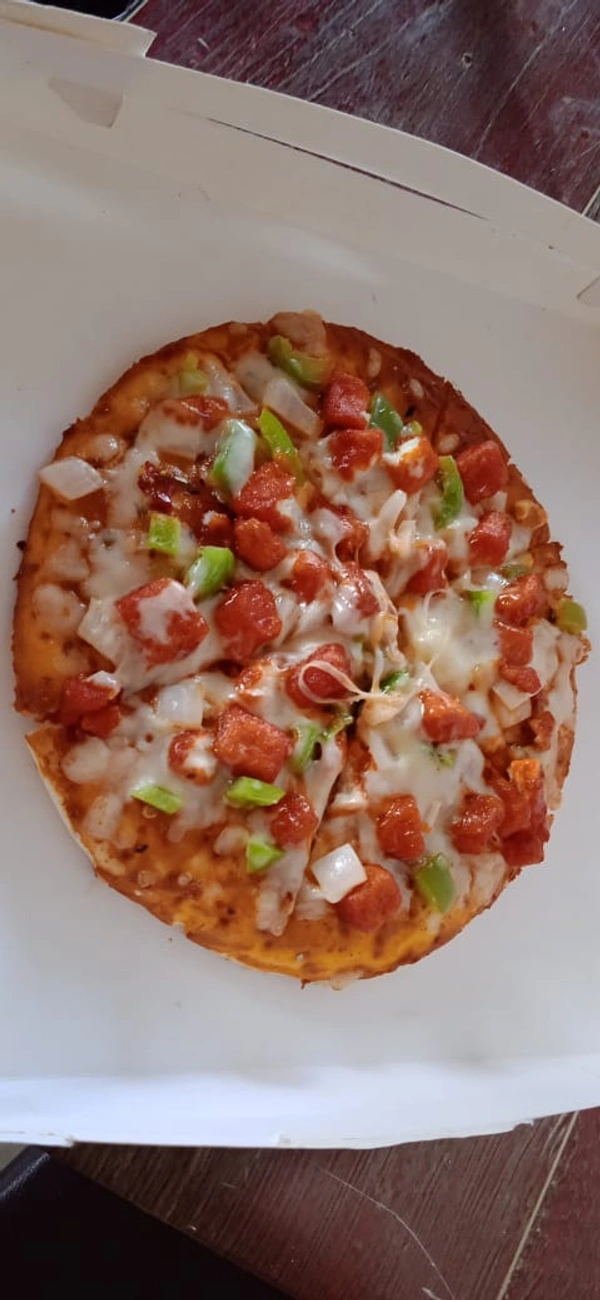 Chicken Cheese Pizza 
