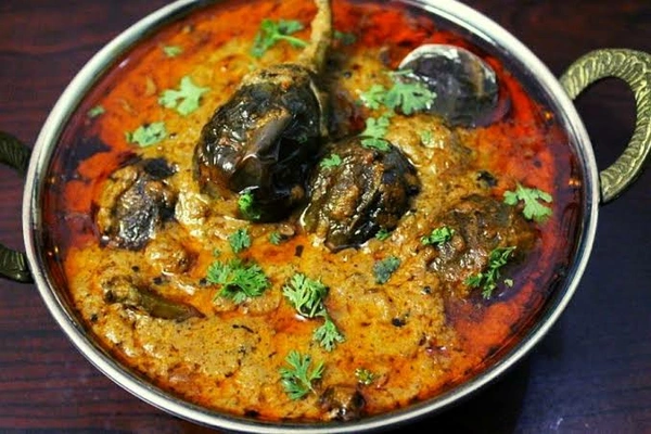 Baigan Masala (Kala Masala)