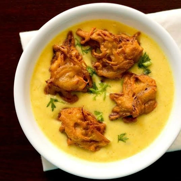 Dahi Kadhi Pakoda