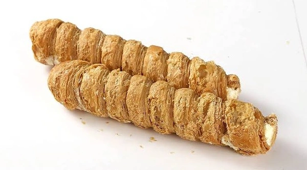 Pawar Amrutalya Cream rolls