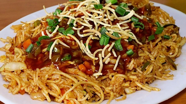 KT Cafe Veg Tripple Noodles