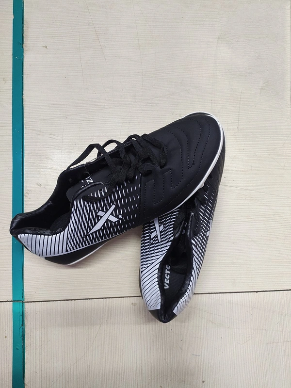 Vector Football Shoes (Black) - Black, 8