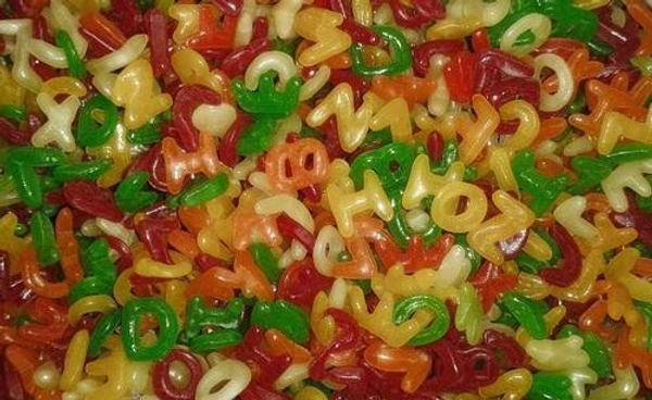 Alphabet A-Z Design Fryum, Packaging Size: 25 Kg - Coloured