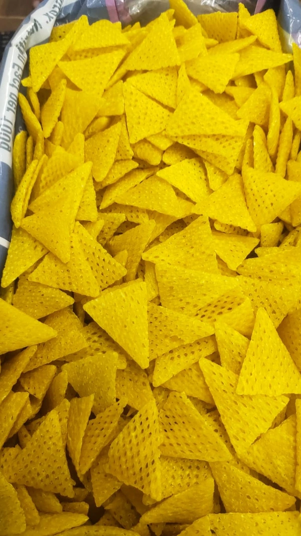 Triangle Shape 3D Fryum, Packaging Size: 15 Kg - Yellow