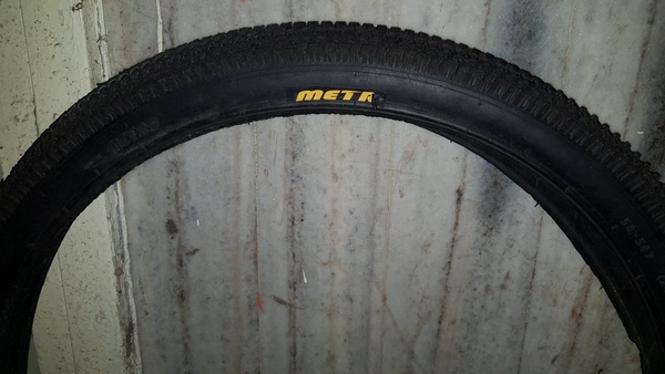 Metro Tyre 24×2.35 - Black, 24×2.35