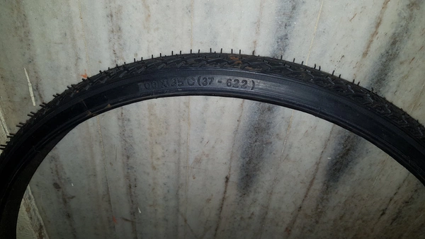 BedRock Tyre 700×35C - Black, 700×35C