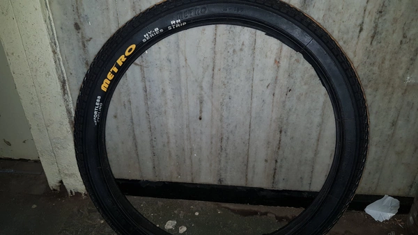 Metro Tyre 20×2.4 - Black, 20×2.4