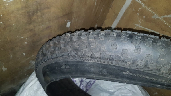 BedRock Fat Tyre 26.5×4.0 - Black, 27×4.0
