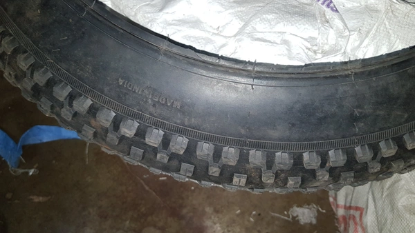 BedRock Fat Tyre 26.5×4.0 - Black, 27×4.0