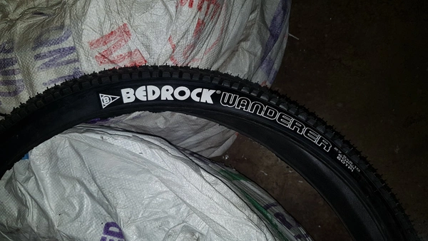 BedRock 27.5×2.10 - Black, 27.5×2.10