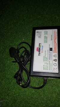 30v 5ah Lithium ion BATTERY charger  - Black, Normal