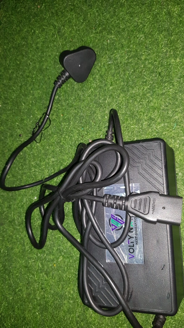 60v 24ah Lithium BATTERY Charger  - Black, Normal