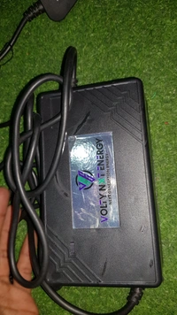 60v 24ah Lithium BATTERY Charger  - Black, Normal