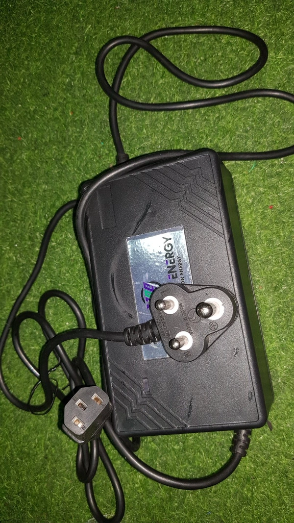 60v 24ah Lithium BATTERY Charger  - Black, Normal