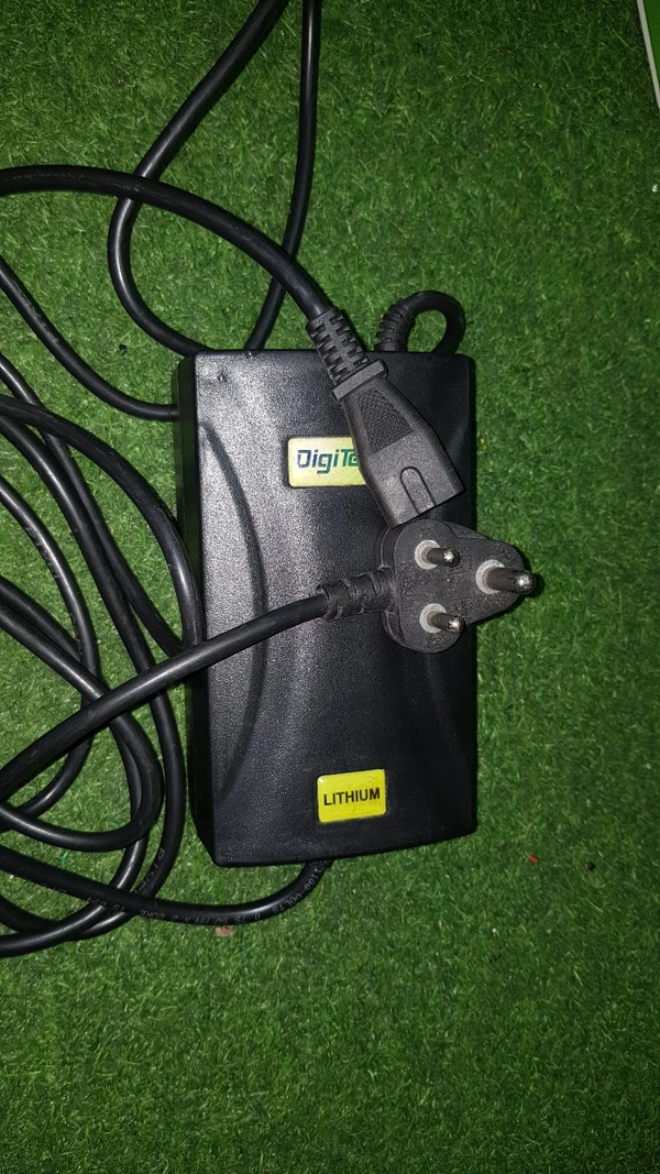 48v Lithium 5ah BATTERY Charger  - Black, Normal