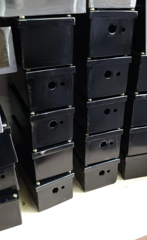BATTERY Box Metallic BATTERY Box Inbuilt Charging Shoket - Black