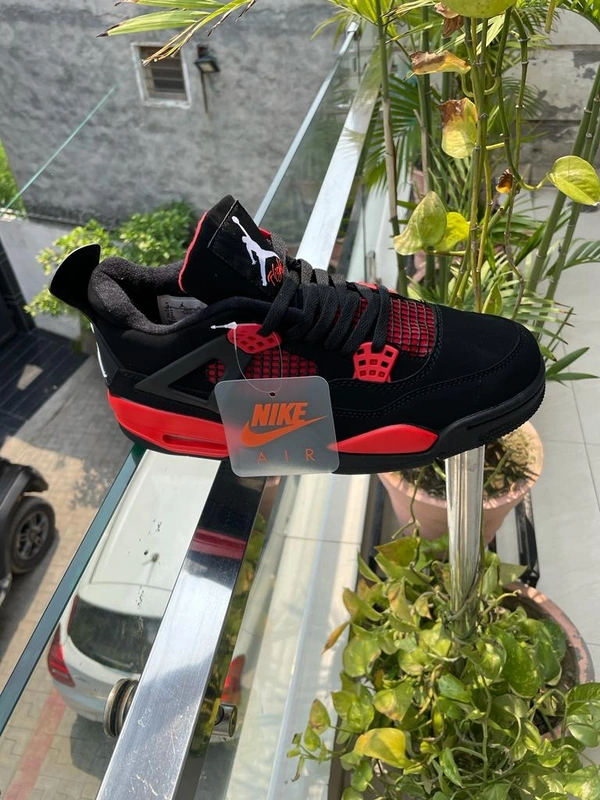 Air Jordan Retro 4 - 40uk6