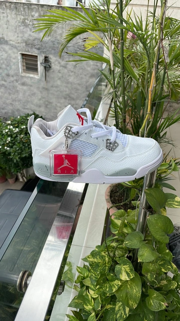 Air Jordan Retro 4 - 41uk7