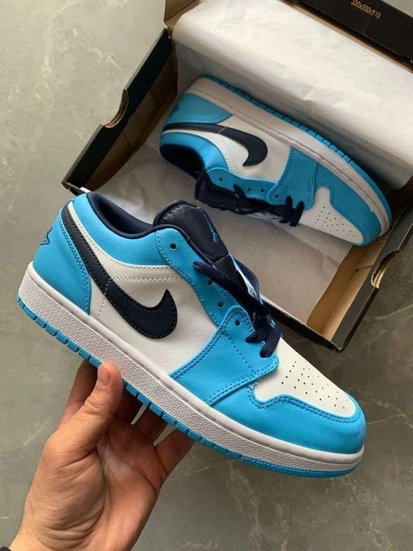 Nike AIR JORDEN A1 - 42