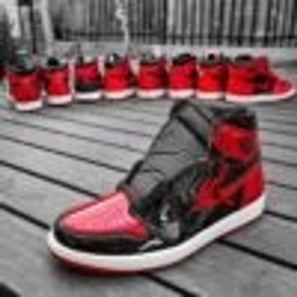 Air Jordan 1 Retro High ‘Patent Bred - 40uk6