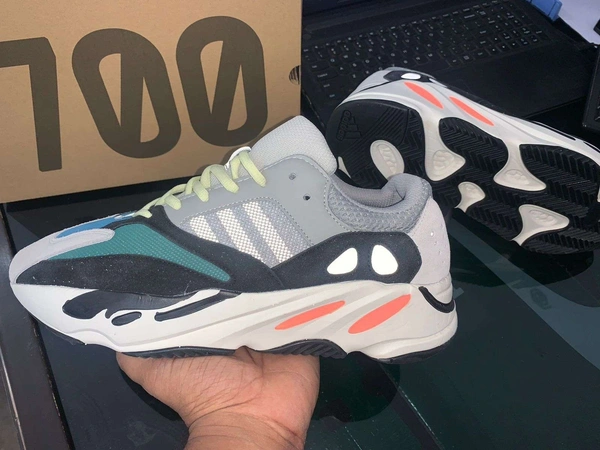 Yezzy 700 carbon shoes - 43