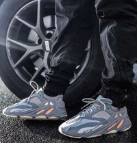 Yezzy 700 carbon shoes - 43