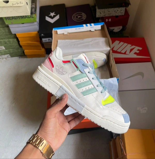 Adidas originals bad bunny - 43uk8.5