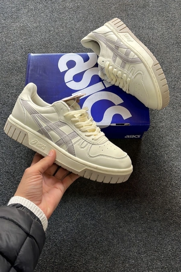 Asics Court Sneaker - 41
