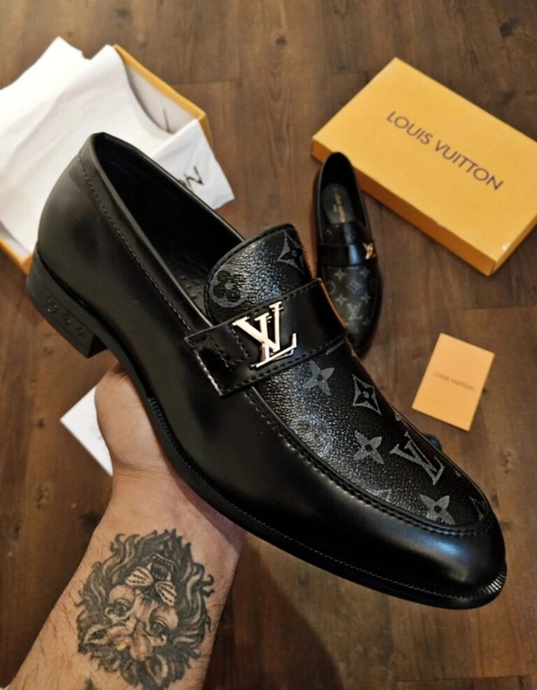 LV premium quality loafers - 41uk7