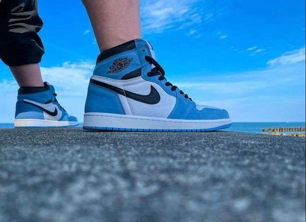 Air jordan 1 university blue snekeres for girls  - 39uk5.5