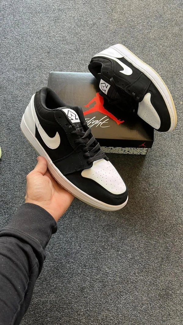 Jordan 1 low shoes  - 40uk6