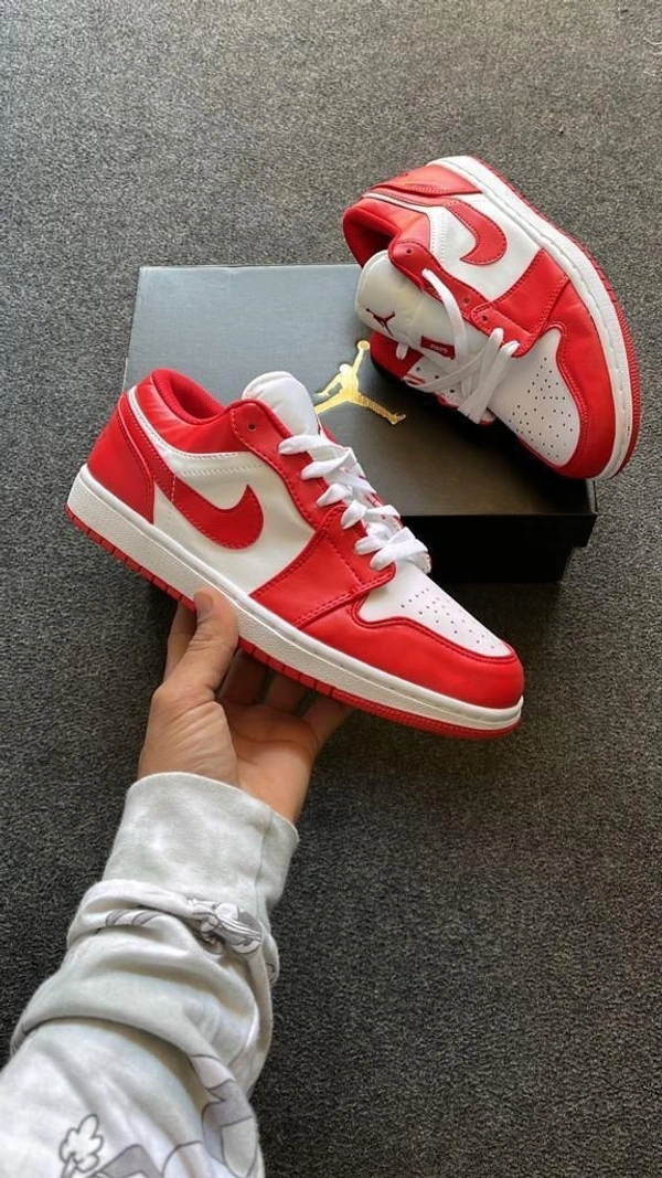 Jordan 1 low shoes  - 42uk8