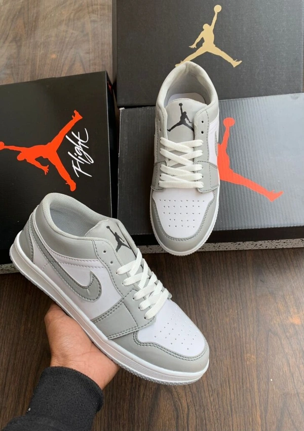 Nike air jordan shoes - 43uk8.5