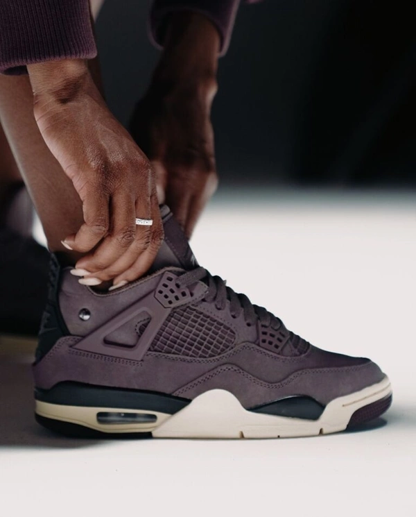 Travis Scott reverse mocha shoe - 40uk6