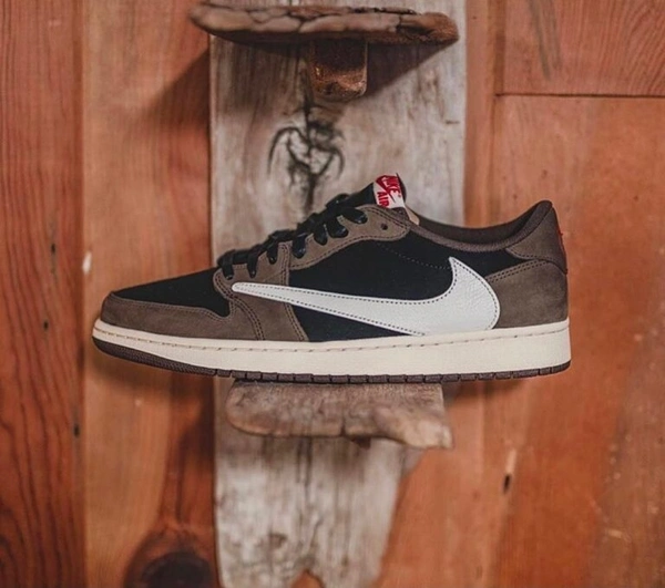 Travis Scott reverse mocha shoe - 40uk6