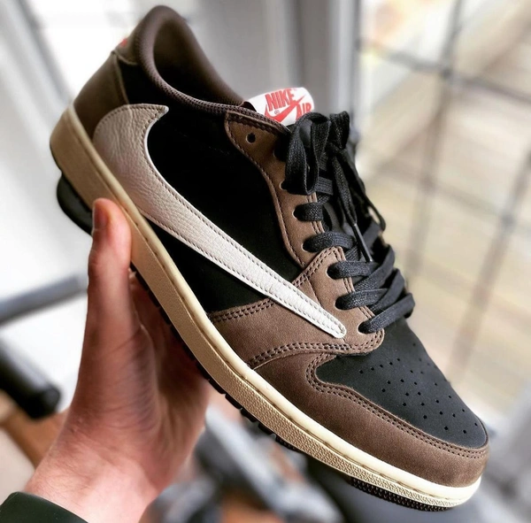 Travis Scott reverse mocha shoe - 42uk8