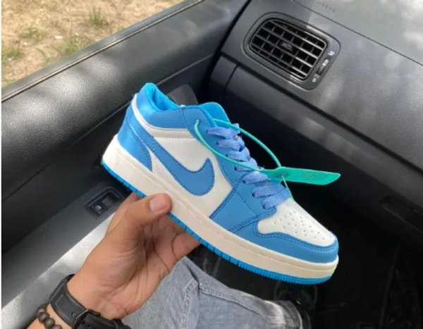Low Ankle Sneakers for Men And Women - 37