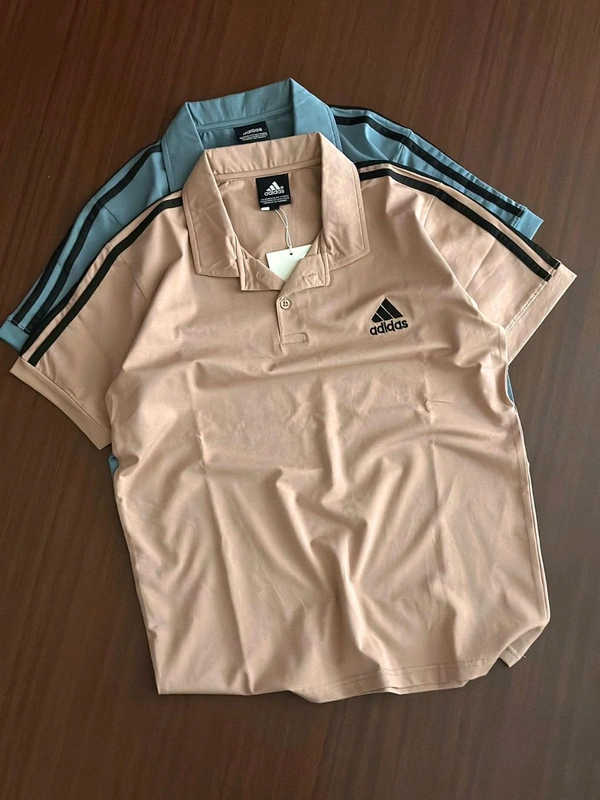 ADIDAS T-SHIRTS - M