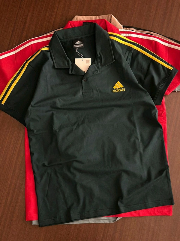 ADIDAS T-SHIRTS - M