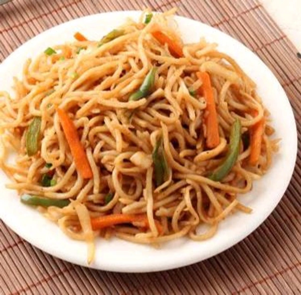 Veg Fried Noodles | DHAVANIGA 