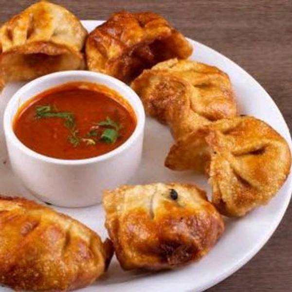 Chicken Momos ( 6 Pcs ) |SBI CORNER