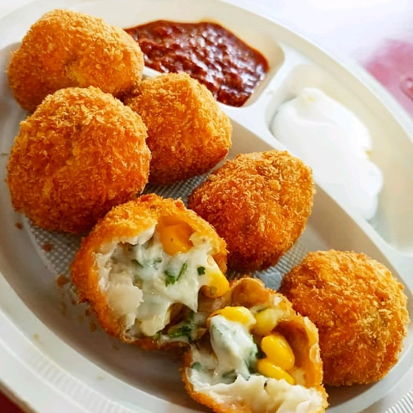 Corn Cheese Momos ( 6 Pcs ) |URBAN KITCHEN 