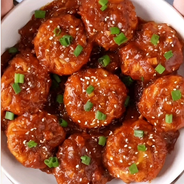 Chicken Schezwan Momos ( 6Pcs ) |URBAN KITCHEN 