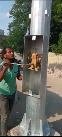 Solar High Mast Winches System