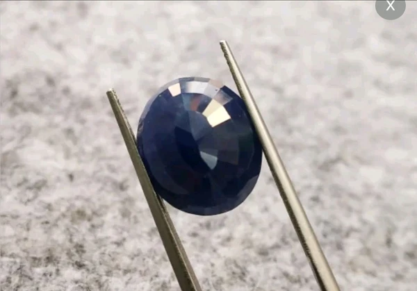 Original Blue Sapphire with certificate from 3 carat  