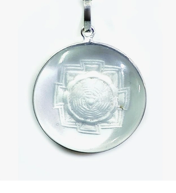 Original Shri yantra Engraved pendant in sphatik For men And Women - 🔴 Prepaid Only