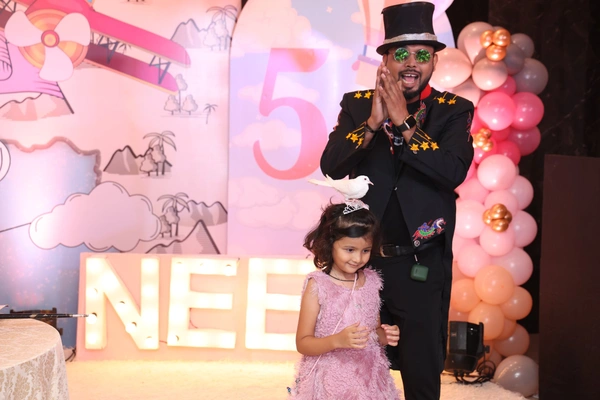 Magician for Kid's Birthday Party  - Multicolour