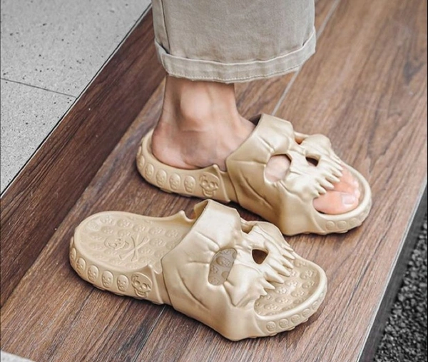 Skull Design Mens Slide