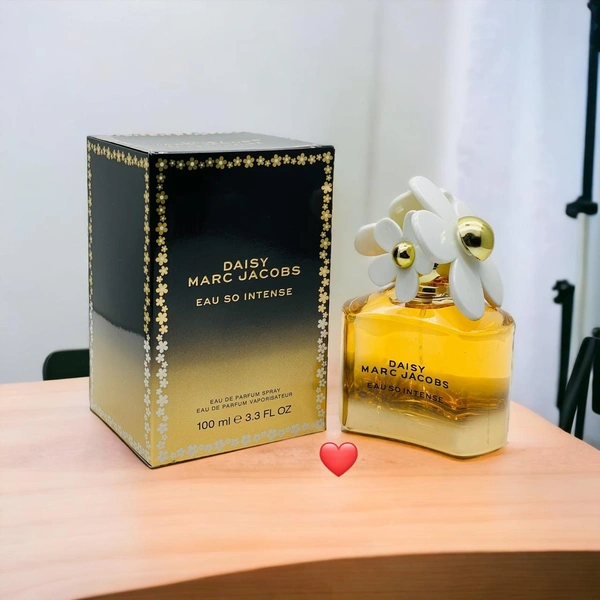 Daisy Marc Jacobs