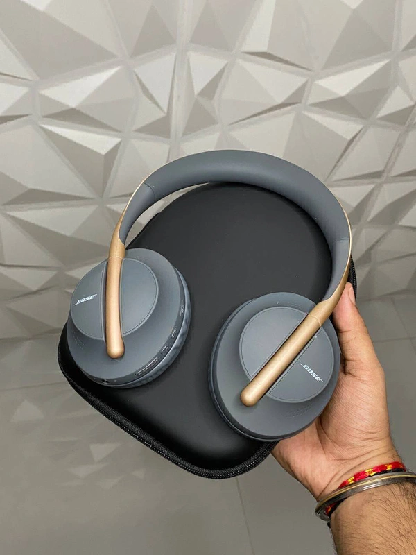 Bose 700 Headphones - Danube